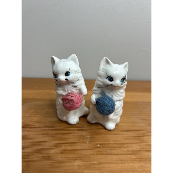 cat yarn ball (glued back on) salt and pepper shakers ceramic- no sound - Picture 1 of 8